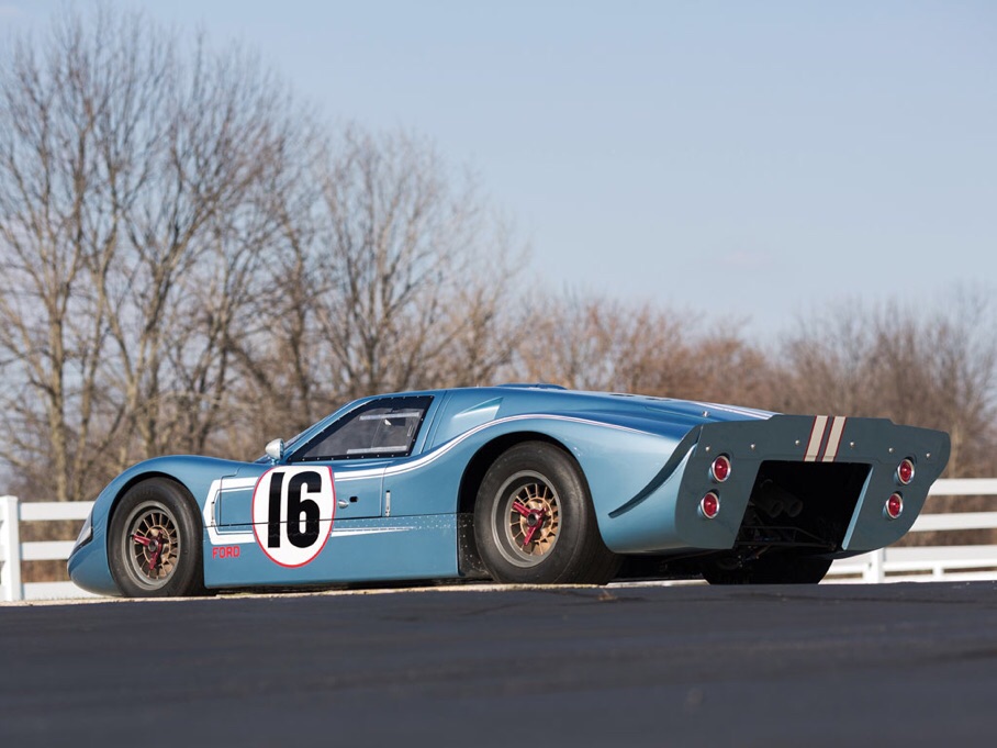 imagen 2 de De 1967, el Ford GT Mk IV Continuation.