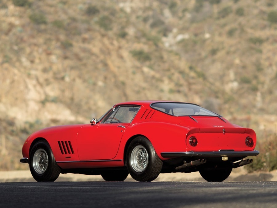 imagen 6 de A subasta el último de los clásicos de Ferrari, el 275 GTB de 1966.