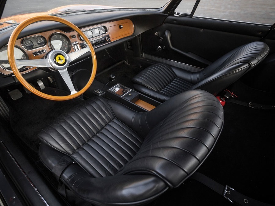 imagen 13 de A subasta el último de los clásicos de Ferrari, el 275 GTB de 1966.