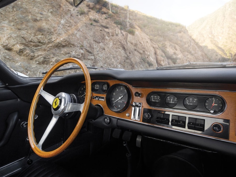 imagen 20 de A subasta el último de los clásicos de Ferrari, el 275 GTB de 1966.