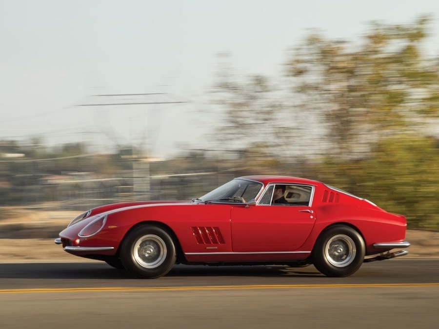 imagen 7 de A subasta el último de los clásicos de Ferrari, el 275 GTB de 1966.