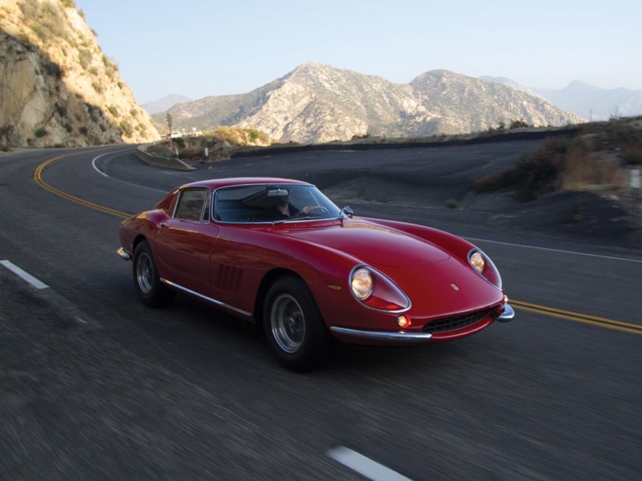 imagen 9 de A subasta el último de los clásicos de Ferrari, el 275 GTB de 1966.