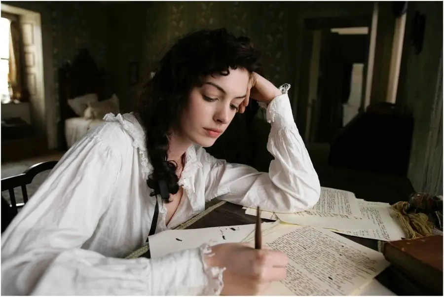 Desde el momento de sentarse a la mesa, fue una sucesión rápida de naderías ocupadas hasta que el carruaje llegó a la puerta.Imagen: Becoming Jane Austen (película)