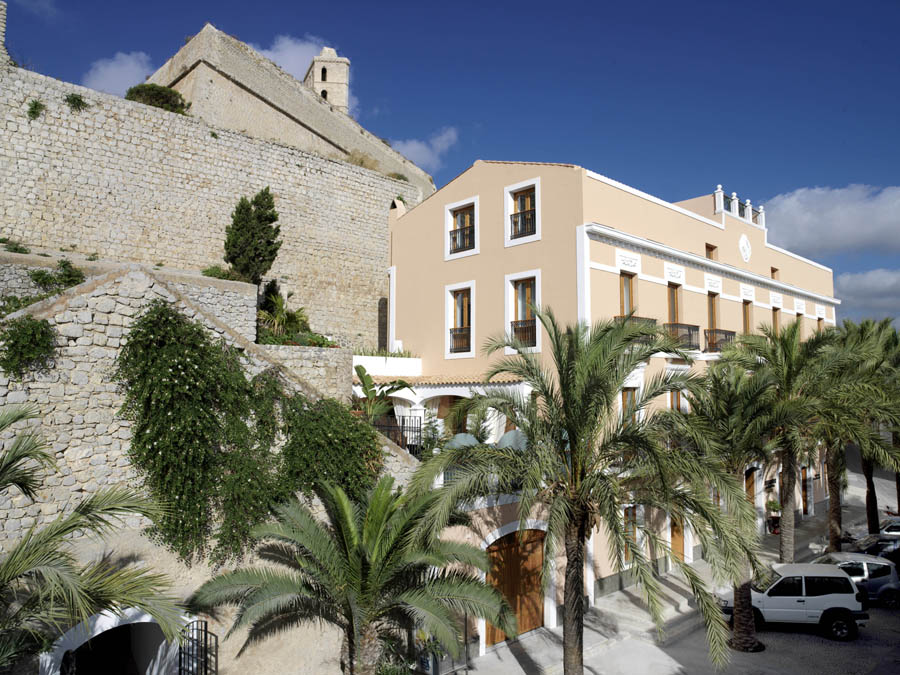 imagen 11 de Mirador de Dalt Vila, el balcón más íntimo de Ibiza.