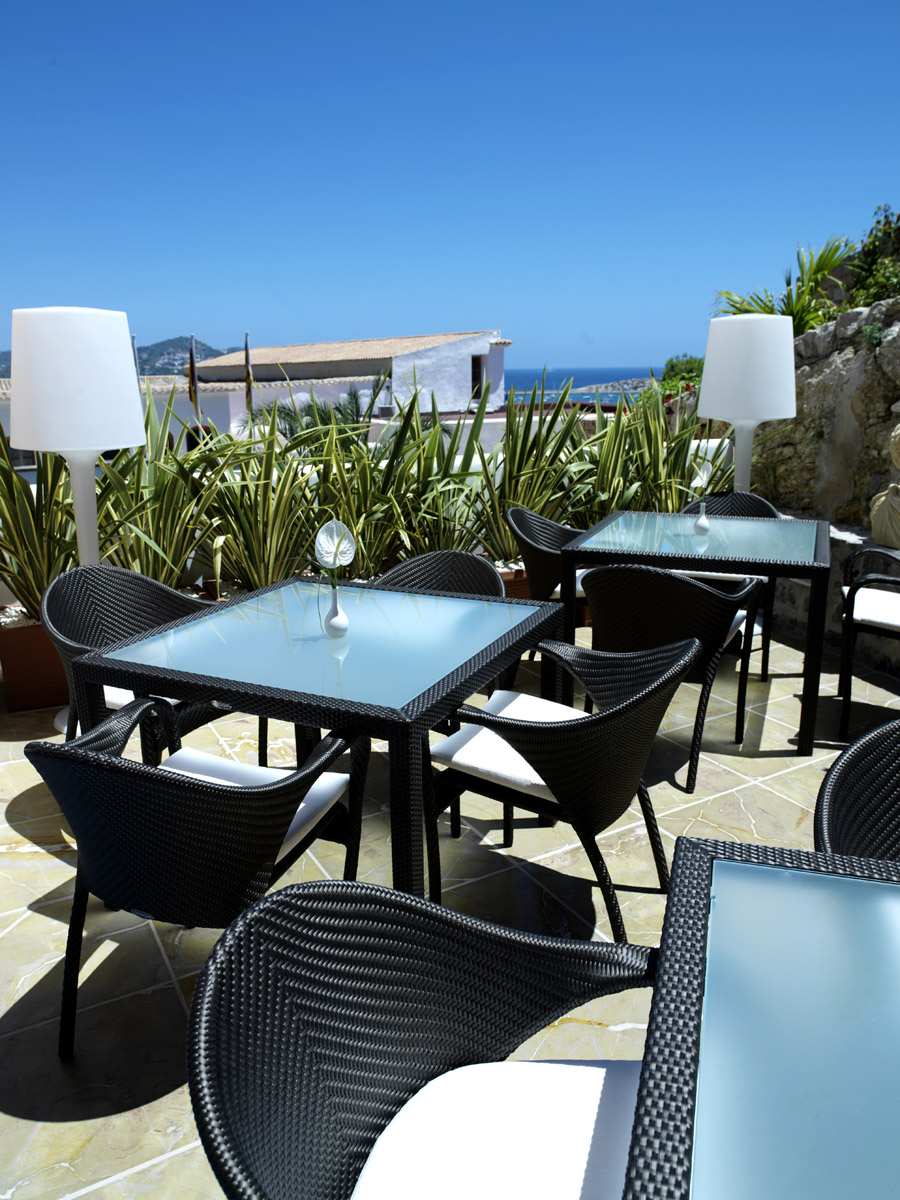 imagen 2 de Mirador de Dalt Vila, el balcón más íntimo de Ibiza.