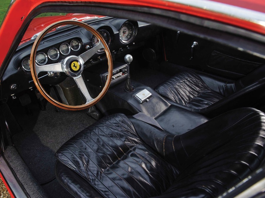 imagen 7 de 1.600.000€. Precio de salida para un Lusso de Ferrari del 63.