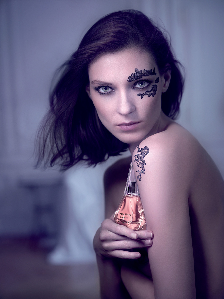 imagen 1 de Ángeles y demonios se perfuman con Givenchy.