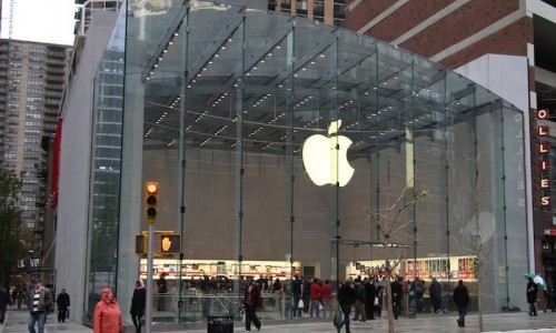 Apple planea remodelar sus tiendas para el lanzamiento de su reloj.