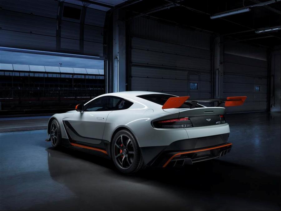 imagen 3 de Aston Martin Vantage GT3, inspirado en las carreras de competición.