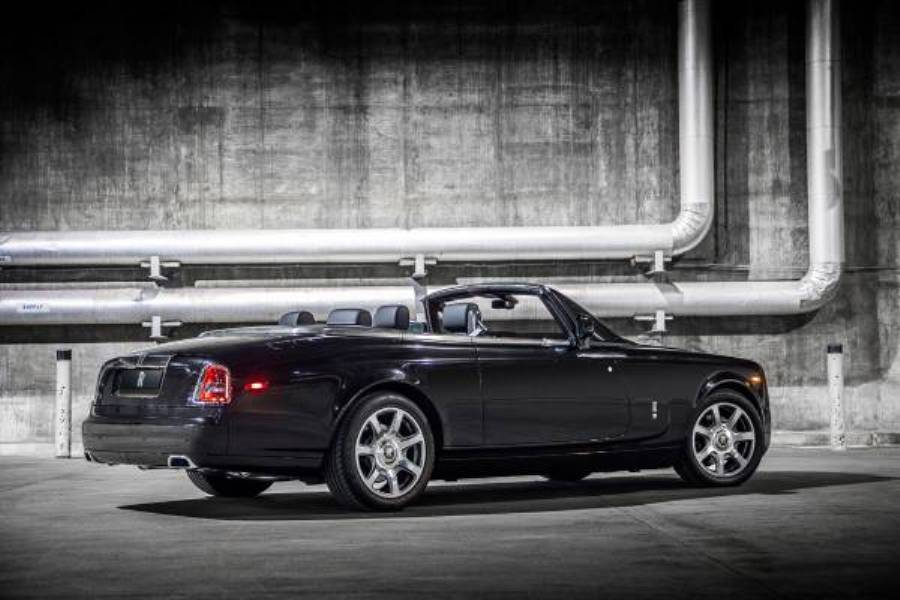 imagen 2 de El gran debut del Rolls-Royce Phantom «Nighthawk».