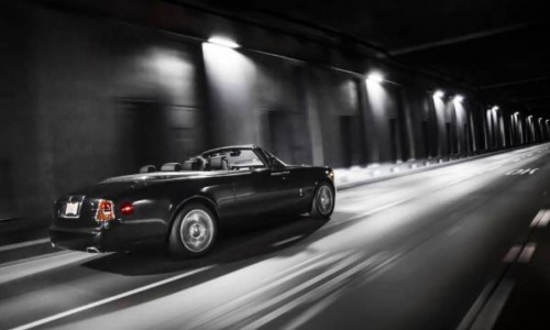 El gran debut del Rolls-Royce Phantom «Nighthawk».