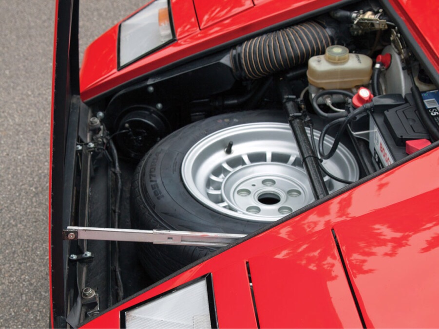 imagen 16 de Lamborghini Countach LP400 ‘Periscopio’ listo para la subasta.
