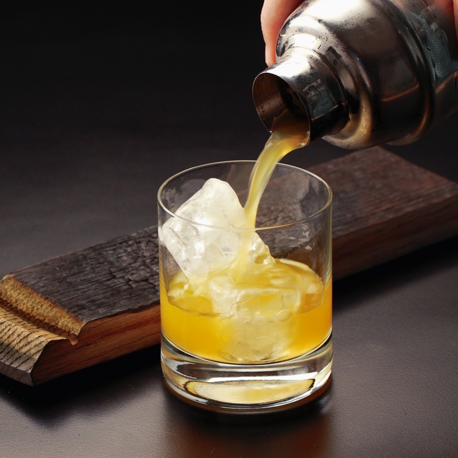 imagen 5 de Pure Wood Sour. El cocktail ahumado de The Macallan.