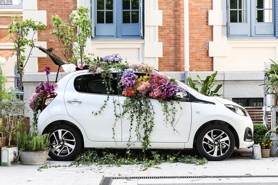 imagen 3 de Peugeot 108 Flower Market, arte floral en plena calle.