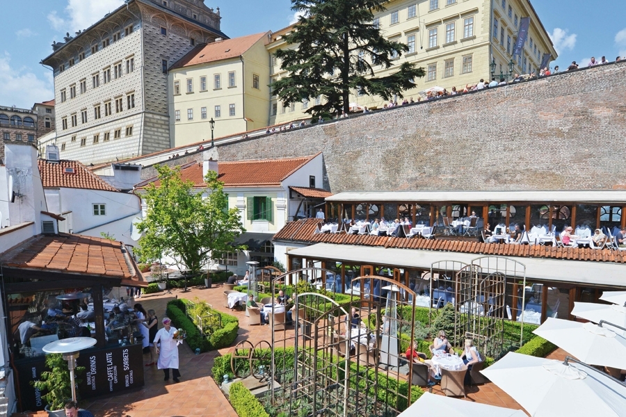 imagen 3 de Las 6 mejores terrazas de verano de Praga.