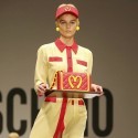 Moschino multiplica por diez sus ventas.