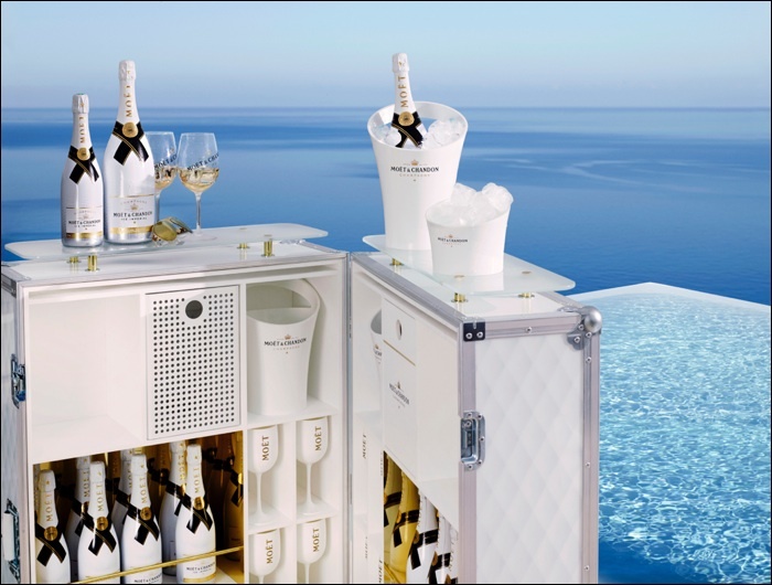imagen 3 de Moët Ice Impérial, champán para disfrutar este verano en la piscina o en el mar.