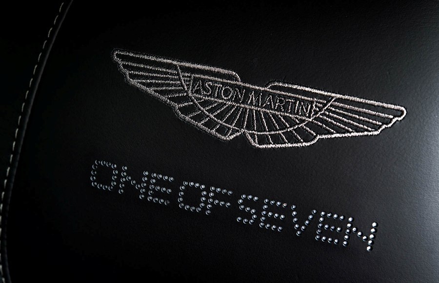 imagen 5 de «One of Seven», Vanquish Coupe de Aston Martin.