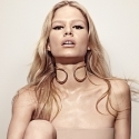 Anna Ewers rostro de B. Balenciaga Skin Scent.
