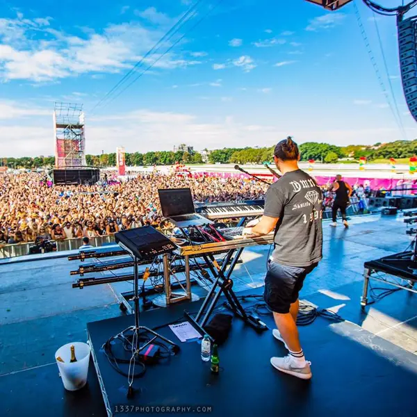 imagen 7 de Glitterball. Sigma.