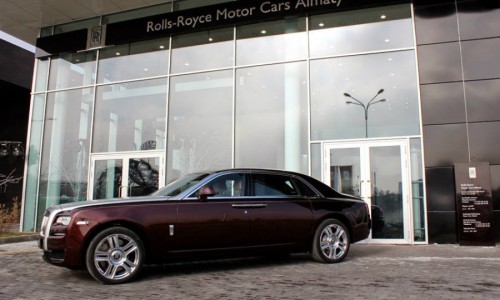 Kazajstán, un nuevo mercado para Rolls-Royce y Bentley.