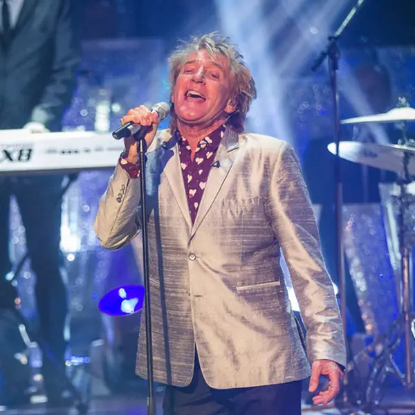 imagen 6 de Love Is. Rod Stewart.