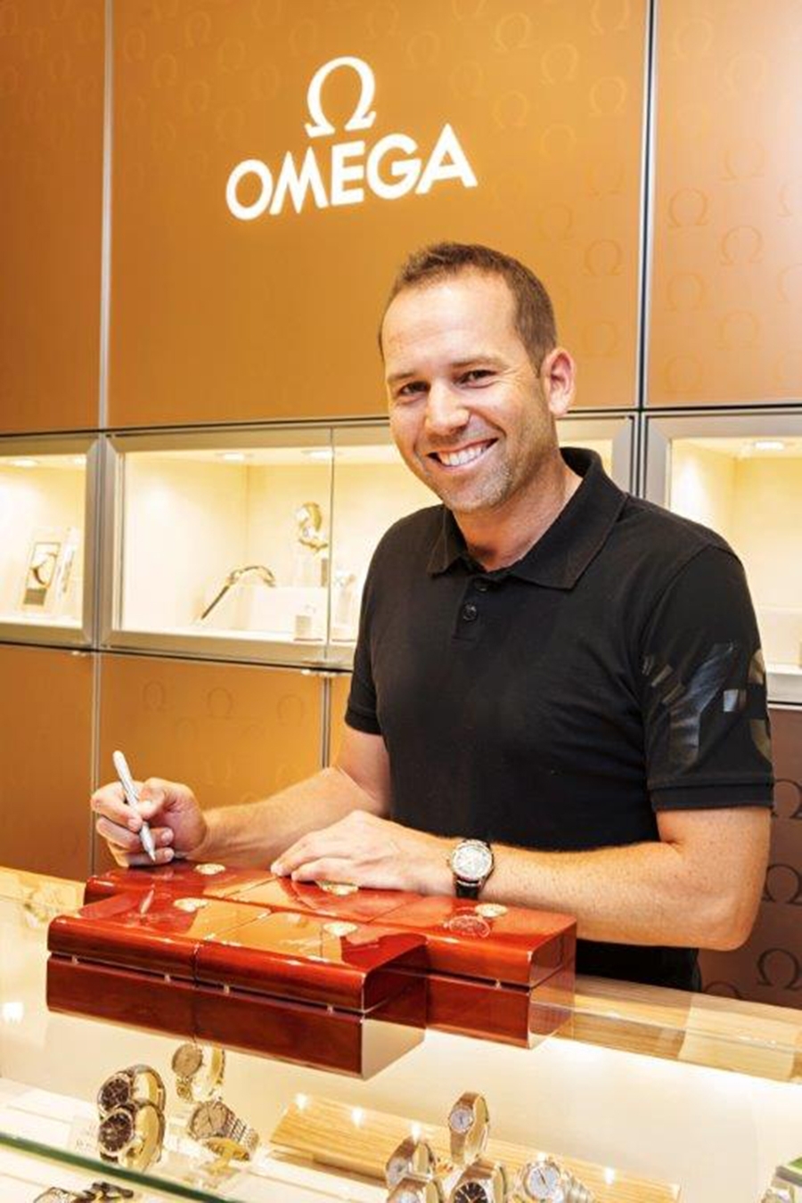 imagen 3 de Sergio García inaugura la boutique de Omega Crans-Montana.