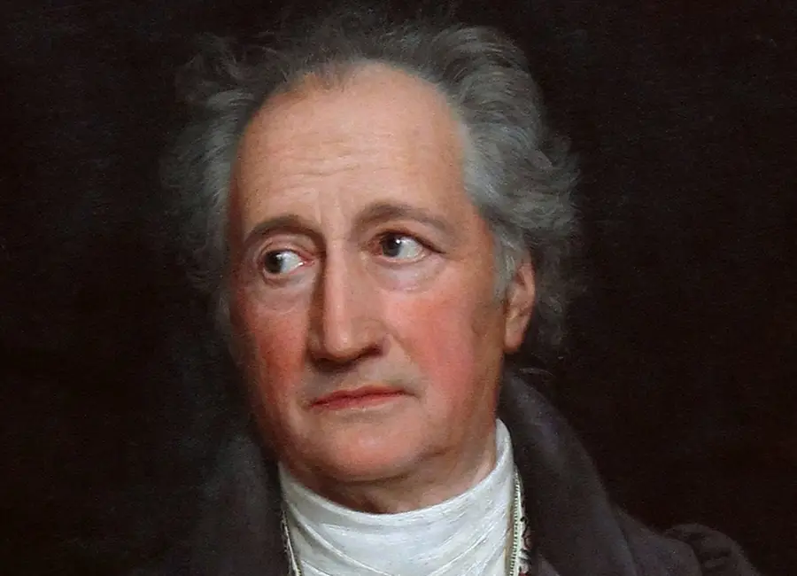 Lo peor que puede ocurrirle al hombre es llegar a pensar mal de sí mismo.