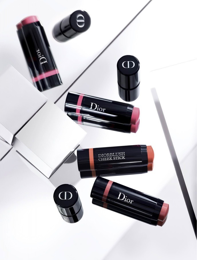 imagen 7 de La nueva mujer Dior es Cosmopolite.