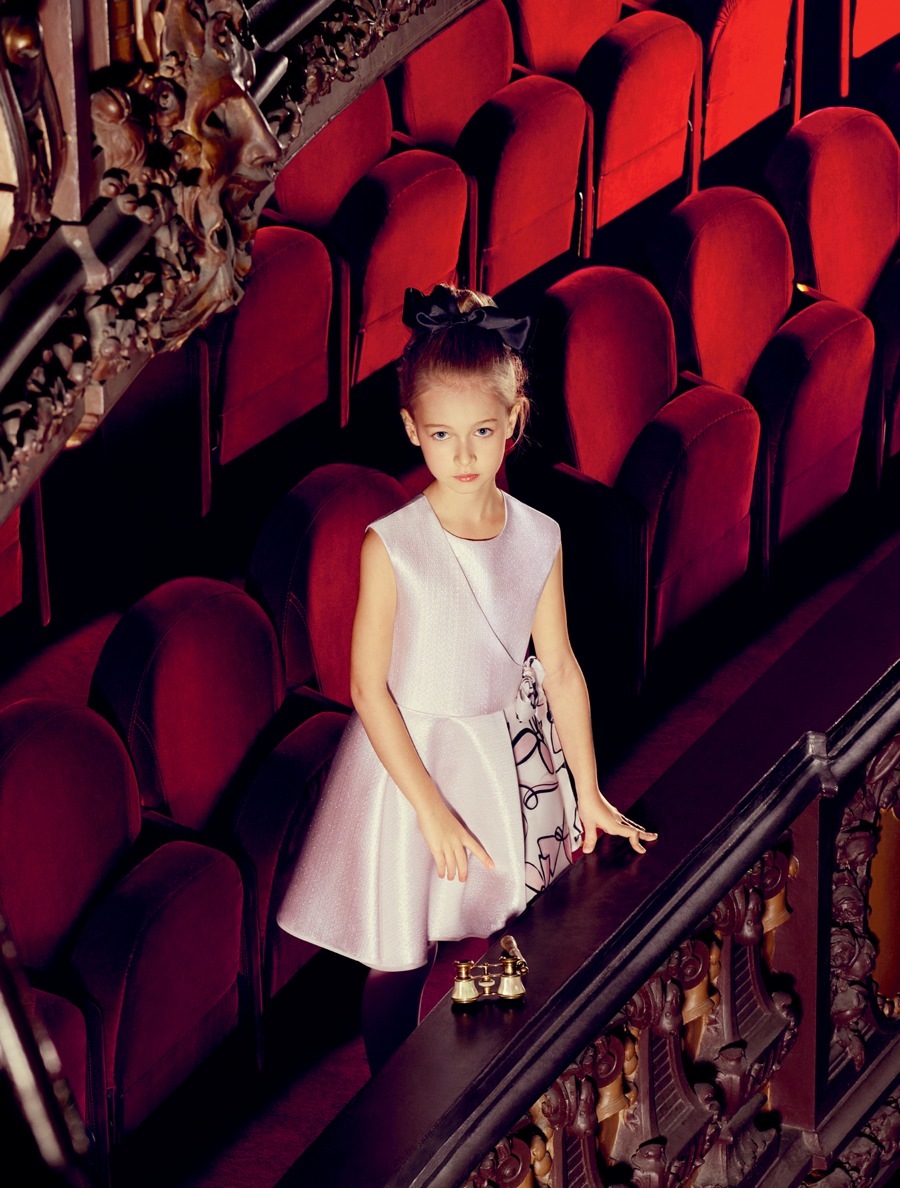 imagen 1 de Los niños de Dior van a la ópera.