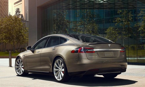 Tesla, líder indiscutible del segmento de coches eléctricos de lujo.