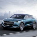 Audi e-tron quattro: propulsión eléctrica y 500 kilómetros sin repostar.