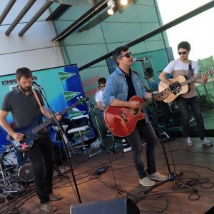 En Esta Noche. Emmerson.