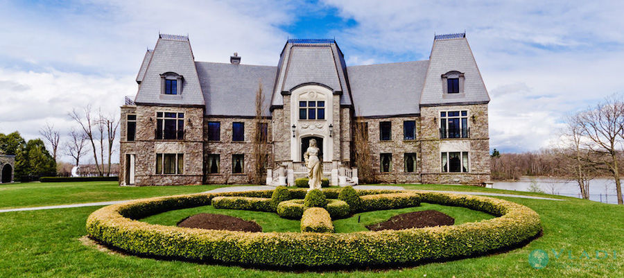 imagen 3 de Celine Dion pone a la venta su isla privada con Castillo en Quebec.