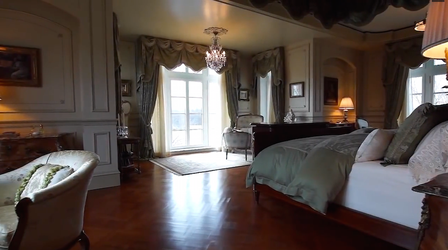imagen 6 de Celine Dion pone a la venta su isla privada con Castillo en Quebec.