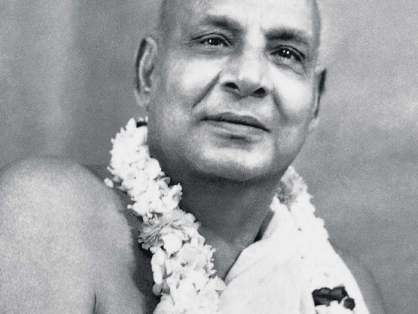 Swami Sivananda, escritor y guía espiritual.