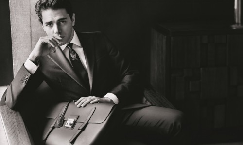 Xavier Dolan, más elegante que nunca en la nueva campaña de Louis Vuitton.