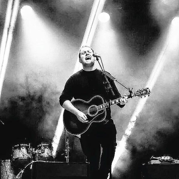 imagen 6 de 22. Gavin James.