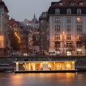 5 hoteles flotantes para amantes del turismo urbano.