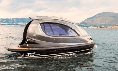 Jet Capsule, una nave acuática especial.