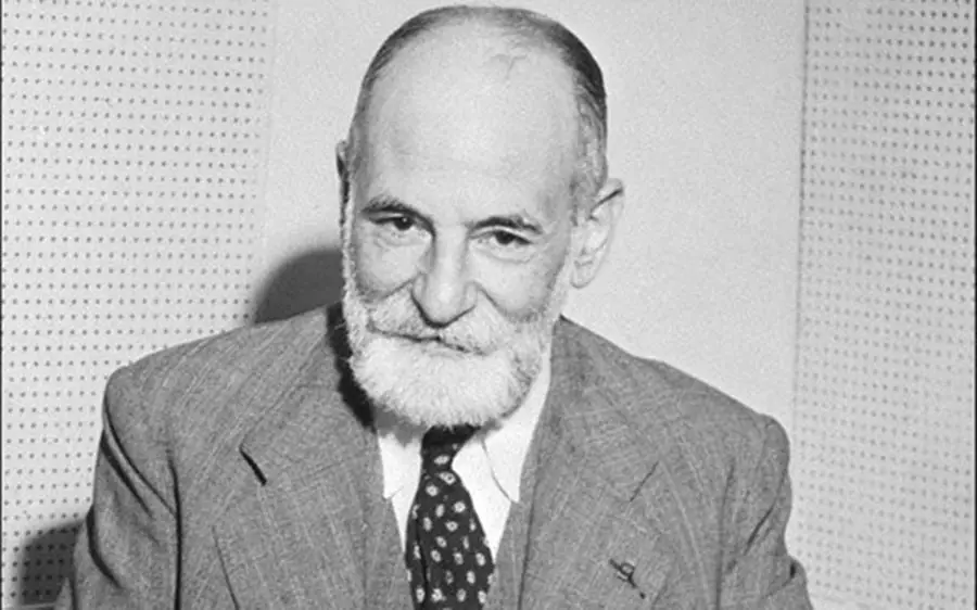 Como superviviente privilegiado de la Primera Guerra Mundial, espero que se me permite intercalar aquí un sentido homenaje a aquellos que no tuvieron la suerte suficiente para triunfar, pero que compartían la señal de honor de tratar de salvaguardar la paz.