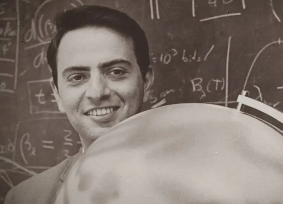 Somos polvo de estrellas que piensa acerca de las estrellas.