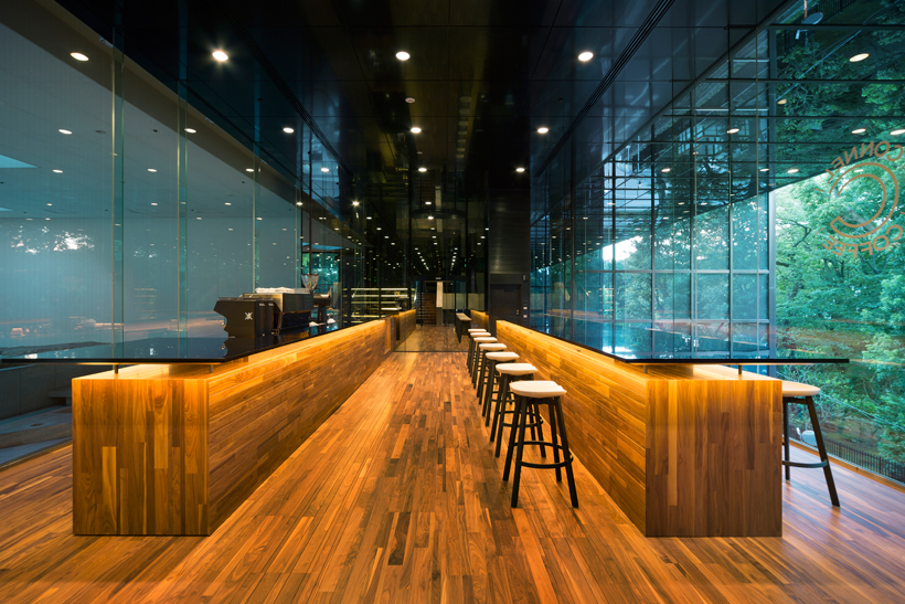 imagen 1 de Connel coffee, el café diseñado por Nendo en Tokio.