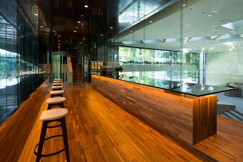 imagen 2 de Connel coffee, el café diseñado por Nendo en Tokio.