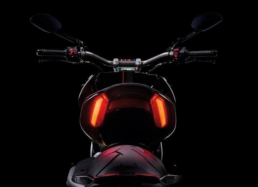 imagen 9 de Ducati XDiavel S. La moto para competir con el viento.