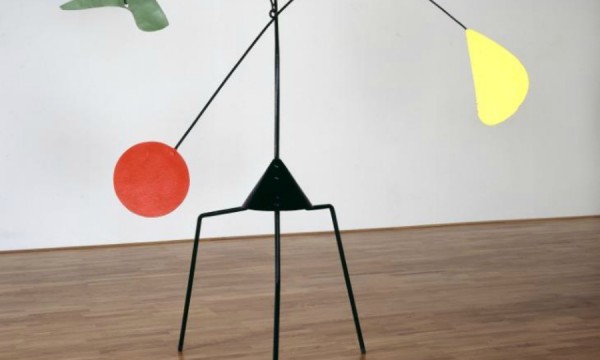 El arte suspendido de Alexander Calder en La Tate Modern de Londres.