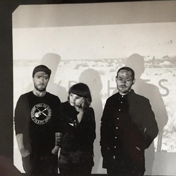 imagen 1 de Empty Threat. Chvrches.