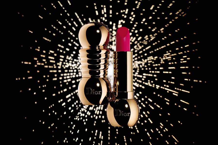 imagen 1 de Magnetismo dorado en el maquillaje navideño de Dior.