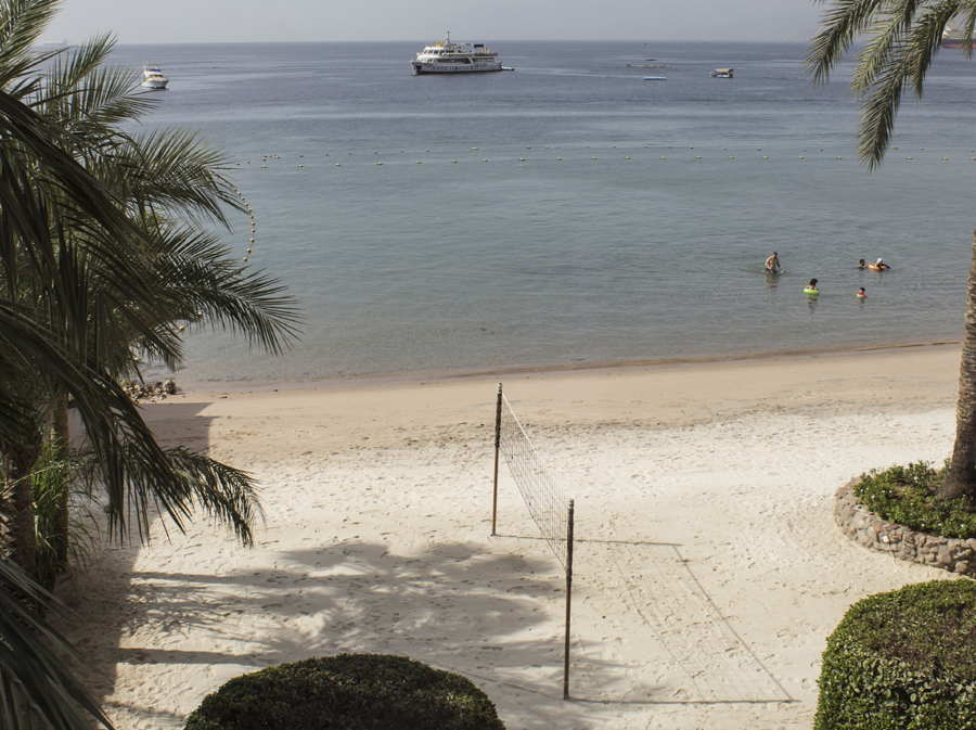 imagen 10 de Playa privada frente al atardecer en el mar Rojo.