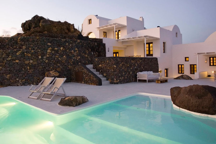 imagen 6 de Aenaon, una villa frente a la caldera de Santorini.